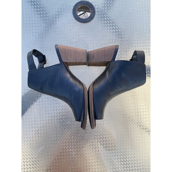 Ugg Audrey Exotic Dressy Black Leather Ankle Strap Heeled Sandals Size 7 - Picture 4 of 10